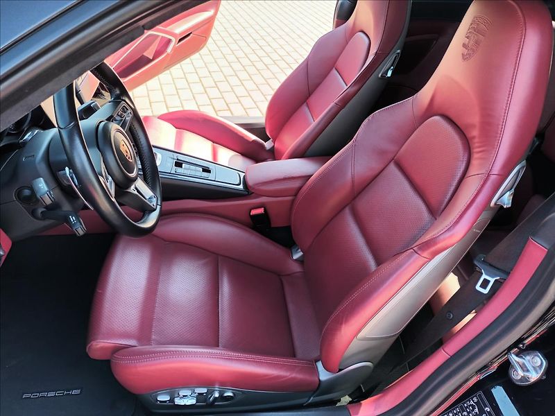 Porsche 911 3,0 Carrera 4 GTS,331KW, - fotka 12 z 50