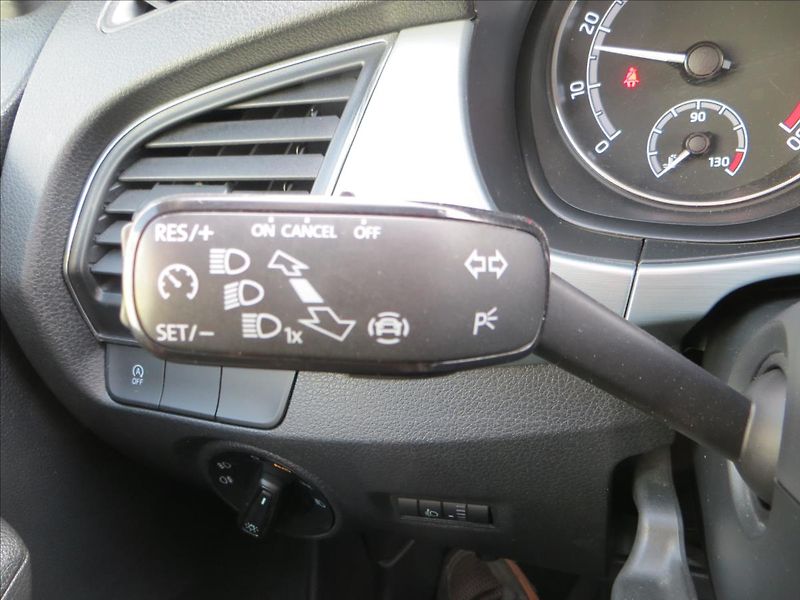 Škoda Fabia 1,0 TSI 70kW Ambition ČR TAŽNÉ - fotka 16 z 20