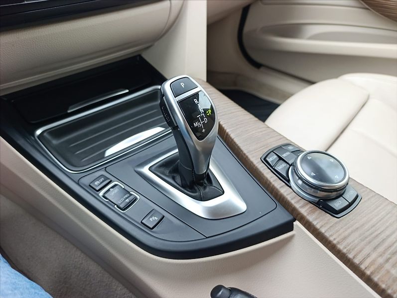 BMW Řada 3 2,0 325D GT Aut. kůže navi kam - fotka 20 z 39