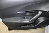 Peugeot 2008 (2025) ALLURE PureTech 100 S&S MAN6 - náhled 15