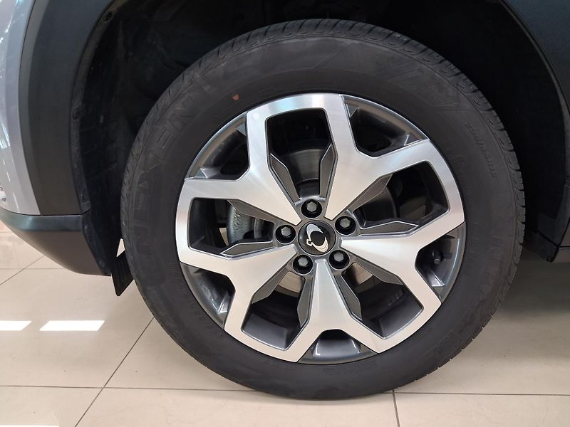 SsangYong Torres 1,5T-GDi 120kW STYLE MANUÁL,ČR - fotka 21 z 25