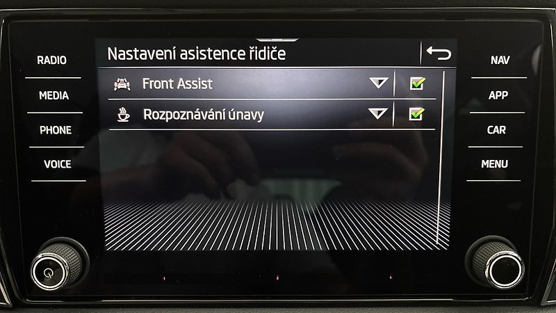 Škoda Karoq 2.0 TDI DSG 4x4 Style - fotka 24 z 26