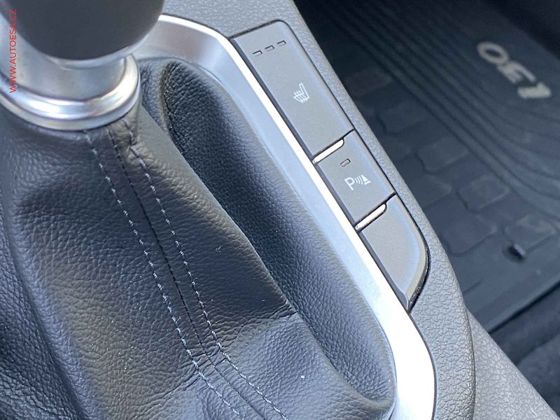 Hyundai i30 (2021) 1.5 T-GDi, 2.maj,ČR, Smart - fotka 15 z 19