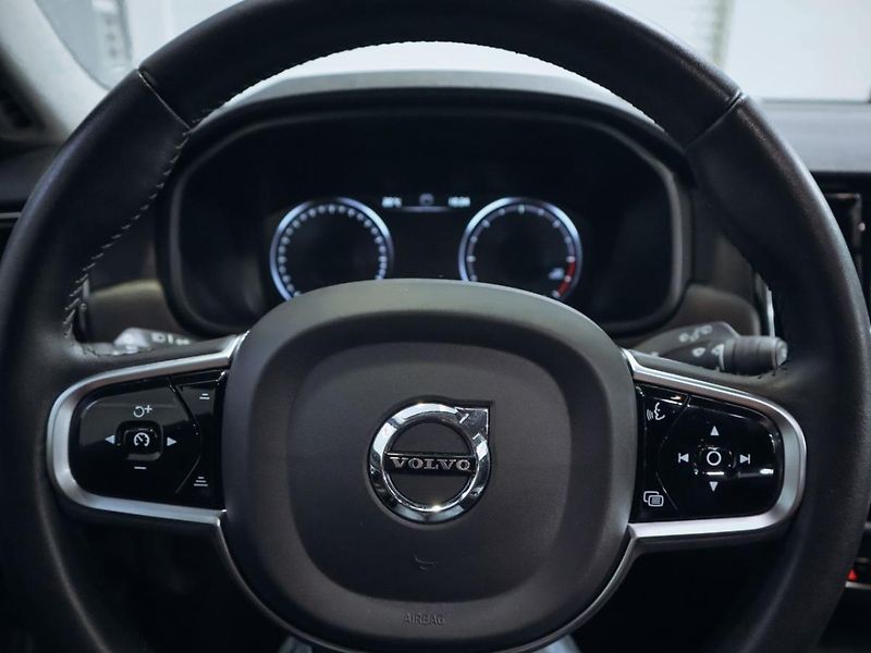 Volvo V90 D5 Cross Country 173 kW - fotka 19 z 26