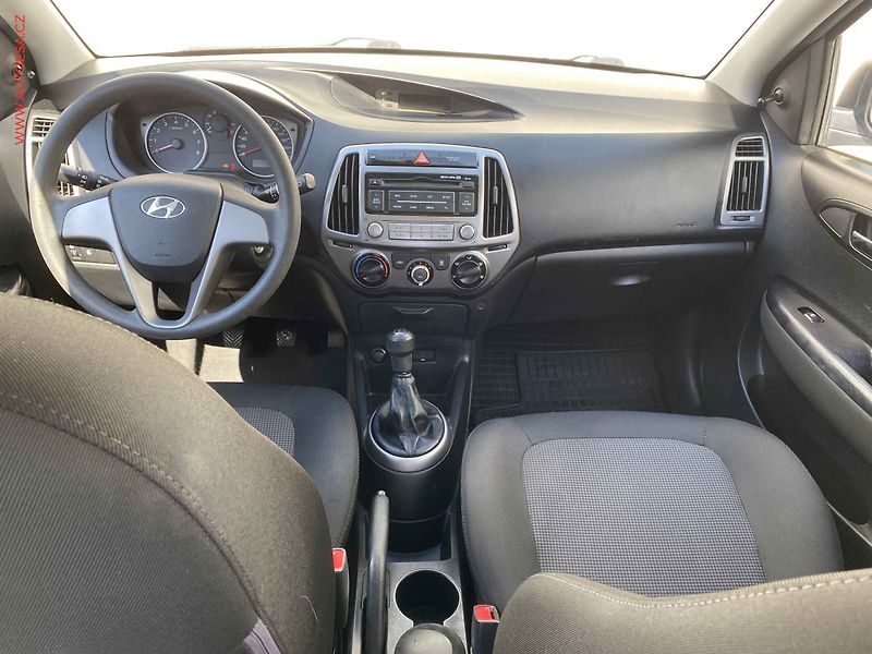Hyundai i20 (2013) 1.2i, 1.maj,ČR, AC, 1 - fotka 8 z 16