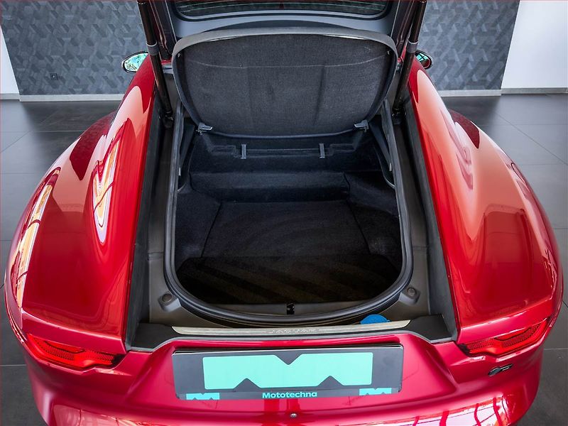 Jaguar F-Type (2024) 575 V8 Kompressor - fotka 10 z 20