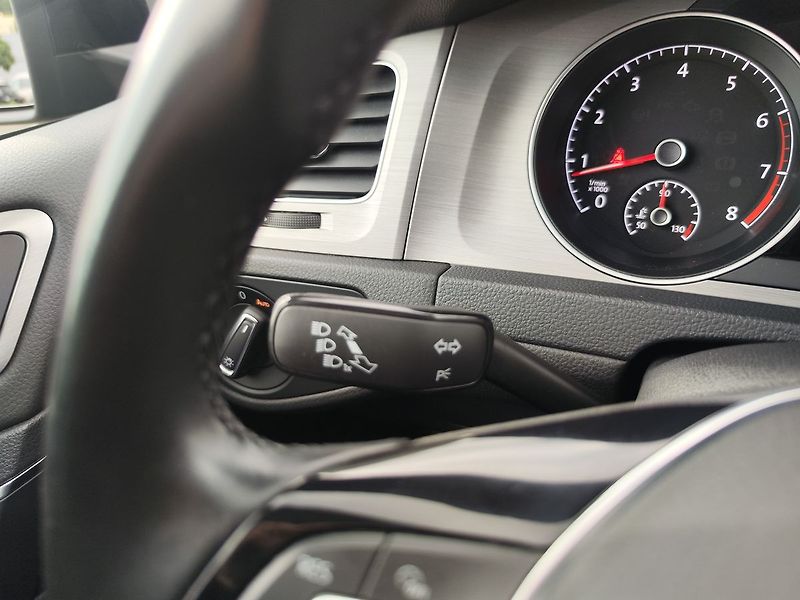 Volkswagen Golf 1.2 TSI/81kW Comfortline - fotka 26 z 40
