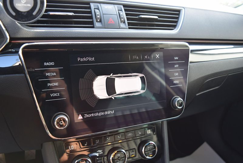 Škoda Superb (2019) 2.0TDI 110kw 4x4 L&K DSG TAŽNÉ - fotka 28 z 50