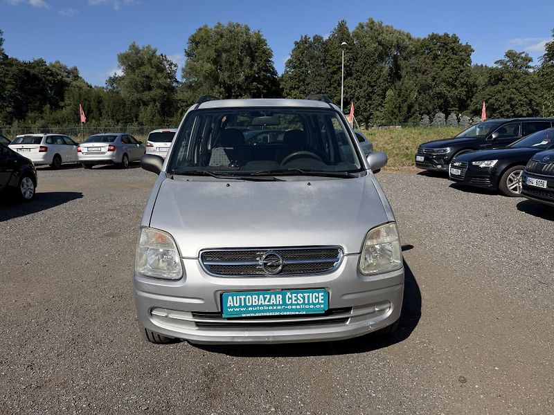 Opel Agila 1.0i - fotka 2 z 21