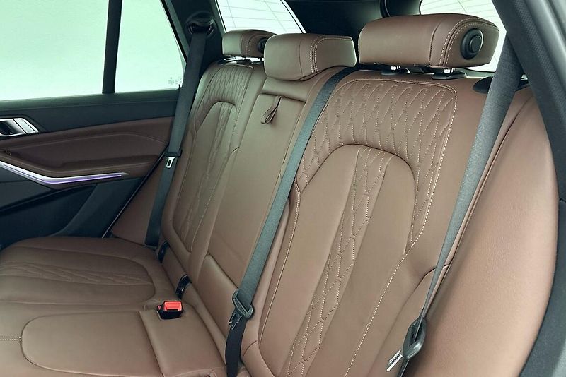 BMW X5 xDrive40d - fotka 9 z 28