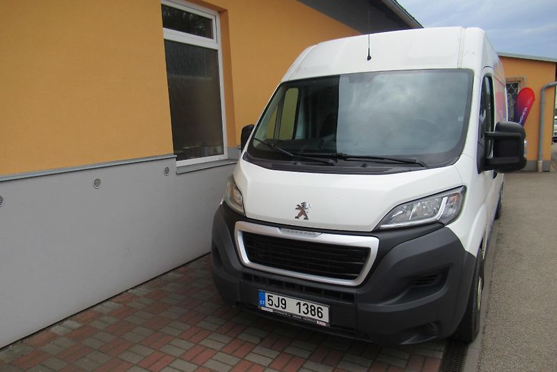 Peugeot Boxer 2.2 HDi KLIMA TAŽNÉ 2.5t - fotka 9 z 21