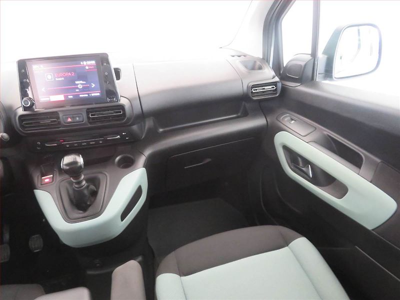 Citroën Berlingo (2021) Feel 1.2 PureTech, 5Míst, SR - fotka 8 z 14