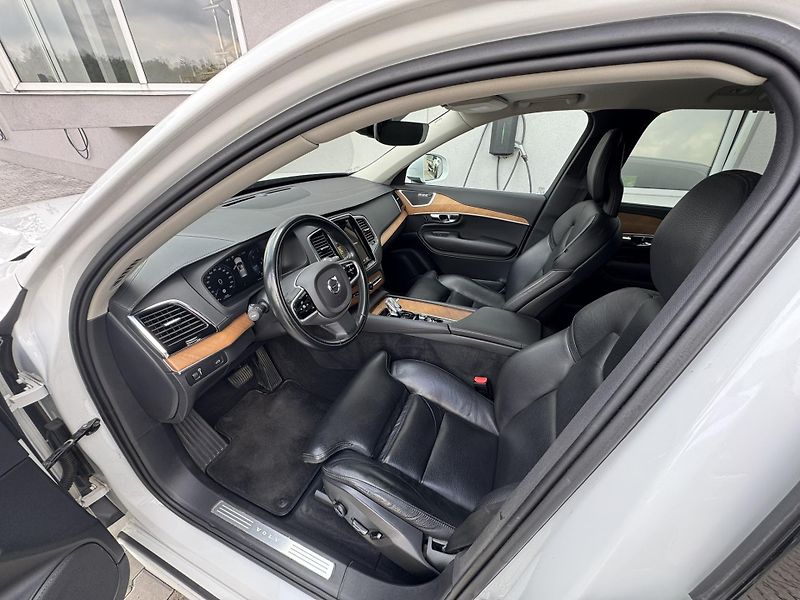Volvo XC90 B5 (nafta) AWD // TZ // 1. maj - fotka 10 z 49