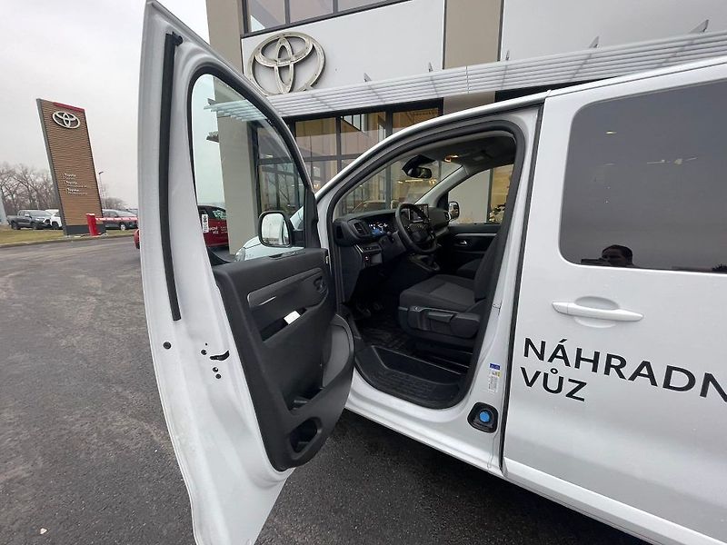 Toyota ProAce Verso 2.0D-4D 144HP M/T Business 8S - fotka 12 z 30
