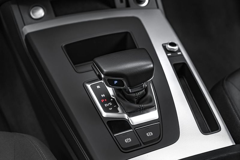 Audi Q5 40 TDI quattro S tronic 2x S-l - fotka 18 z 21