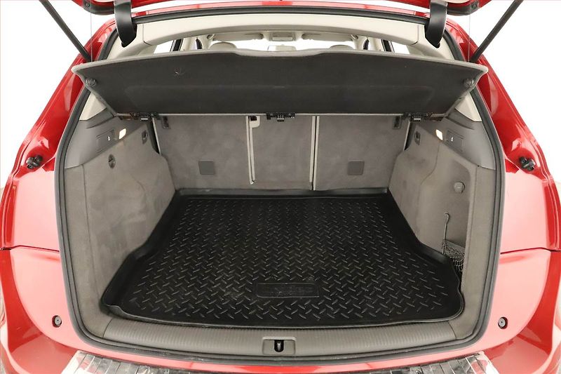 Audi Q5 (2011) 2.0 TDI, 4X4, Automat - fotka 18 z 19