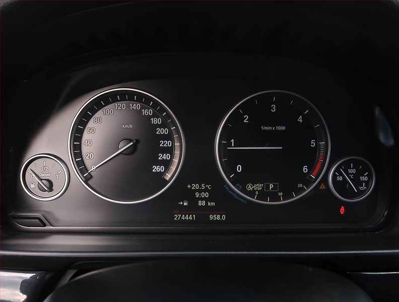 BMW Řada 5 (2012) 520d, Automat, Navi, Xenony - fotka 11 z 21