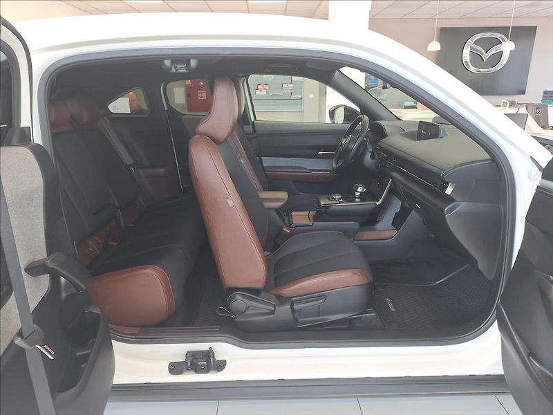 Mazda MX-30 EV e-SKYACTIV LUXURY - VINTAGE - fotka 5 z 13