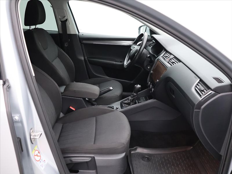 Škoda Octavia 2,0 TDI 110kW DSG Style Virtua - fotka 11 z 28