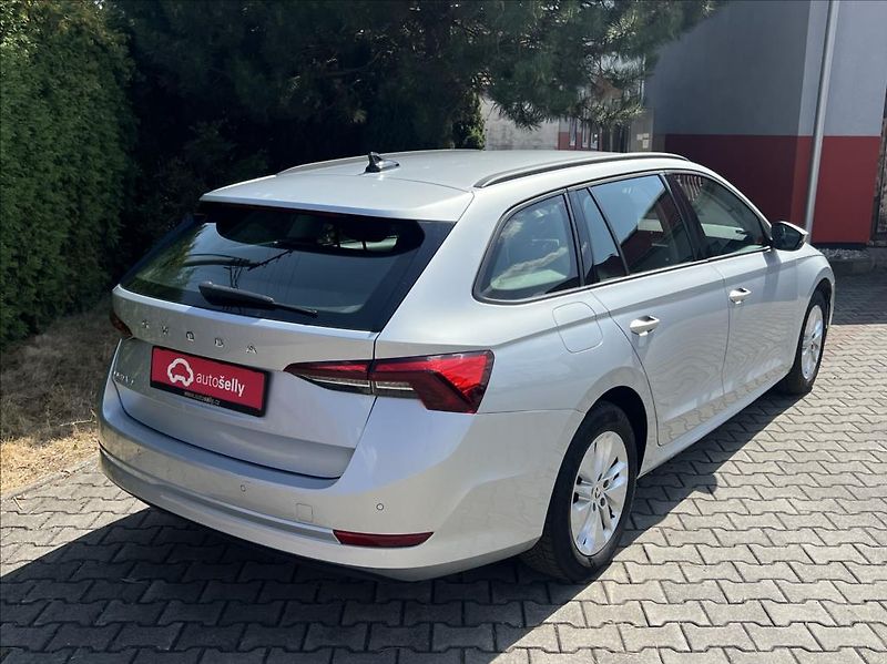 Škoda Octavia 2,0 TDi EXECUTIVE DSG - fotka 5 z 30