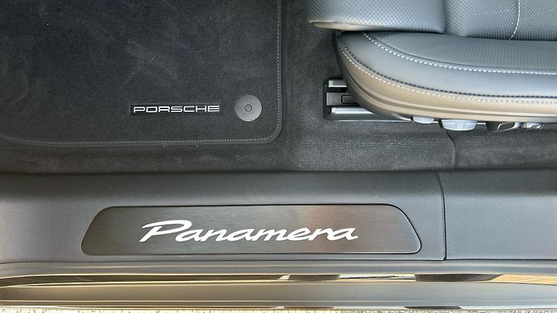 Porsche Panamera - fotka 19 z 30