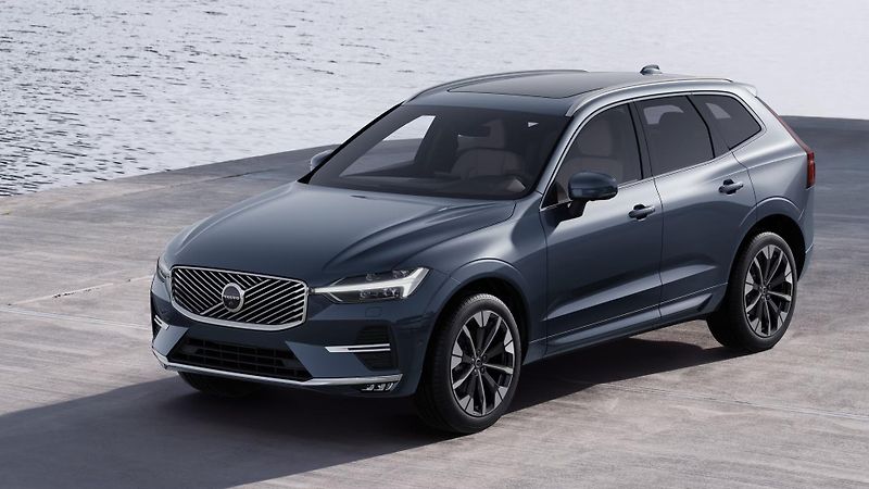 Volvo XC60 (2026) B5 AWD AUT BRIGHT ULTRA  - fotka 2 z 11
