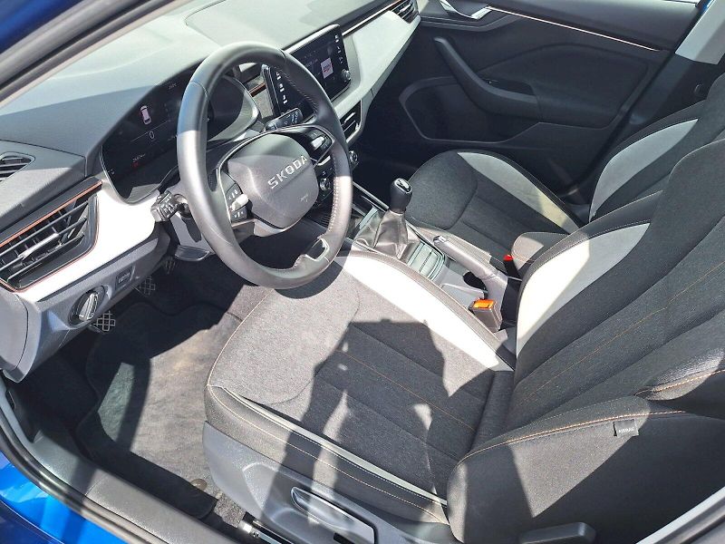 Škoda Kamiq (2025) 1.0 TSI / 85 kW / 6MP / TOP SE - fotka 17 z 31