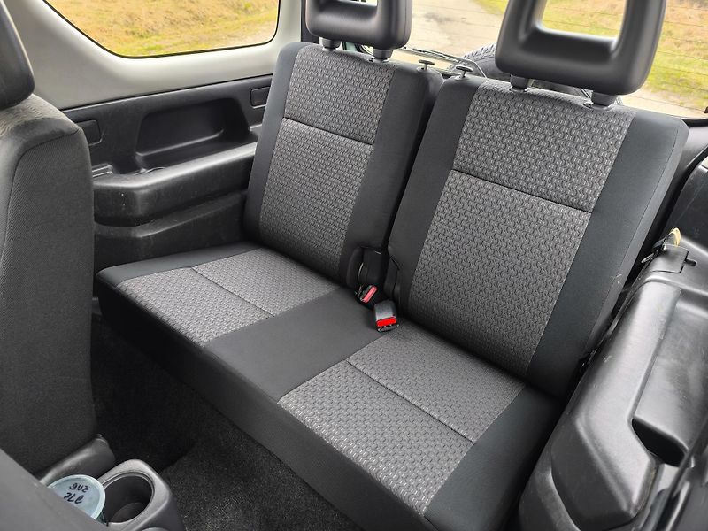 Suzuki Jimny (2011) 1.3 4x4 DOLOŽENÉ KM,SERVISNÍ K - fotka 11 z 29