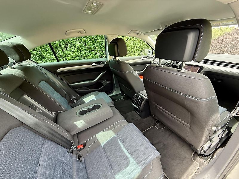 Volkswagen Passat (2020) 1,4TSi GTE 160kW HYBRID HIGHLI - fotka 12 z 24