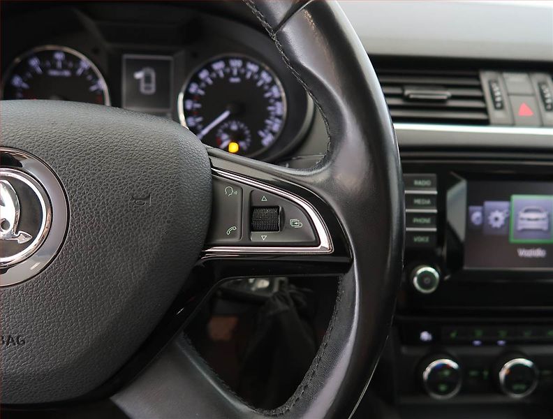 Škoda Octavia (2013) 1.4 TSI, Serv.kniha, Kůže - fotka 17 z 21