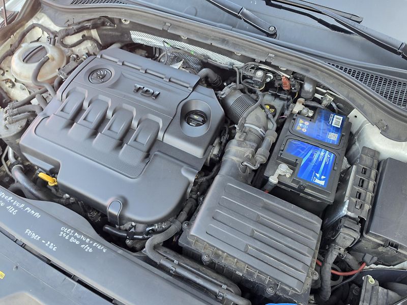 Škoda Superb 2.0 TDI ALCANTRA Led DSG  - fotka 10 z 24