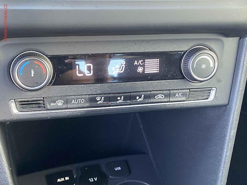 Volkswagen Polo (2014) 1.2 TSi, AC, kamera - fotka 14 z 18