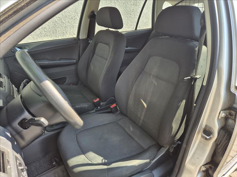 Škoda Fabia 1,4 i 16V Combi Klima 2xAirbag - fotka 13 z 25
