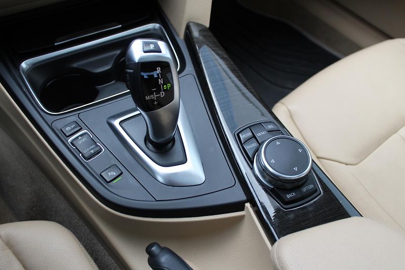 BMW Řada 3 xDrive Gran Turismo - fotka 15 z 24