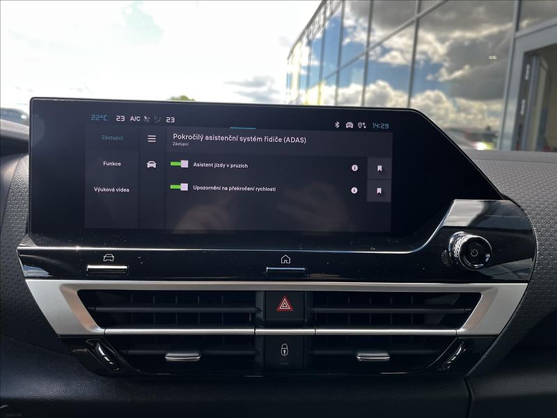 Citroën C4 1,2   MAX 136 HYBRID Ë-DCS6 - fotka 13 z 21