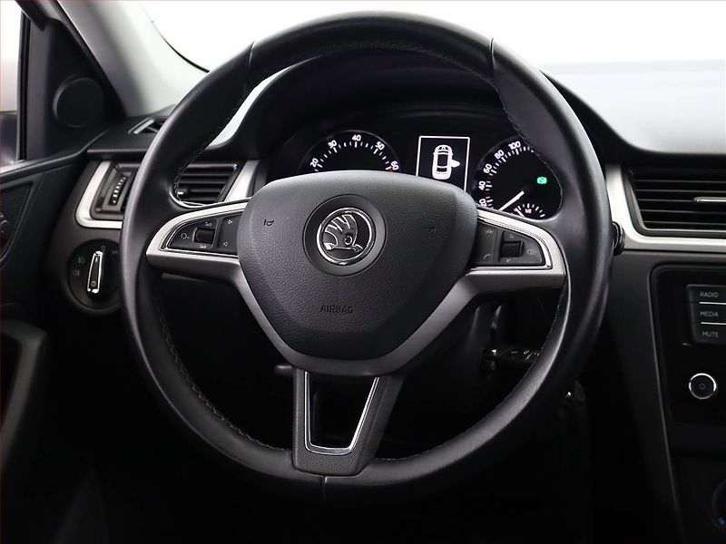Škoda Rapid (2017) Spaceback 1.2 TSI, Automat - fotka 13 z 13