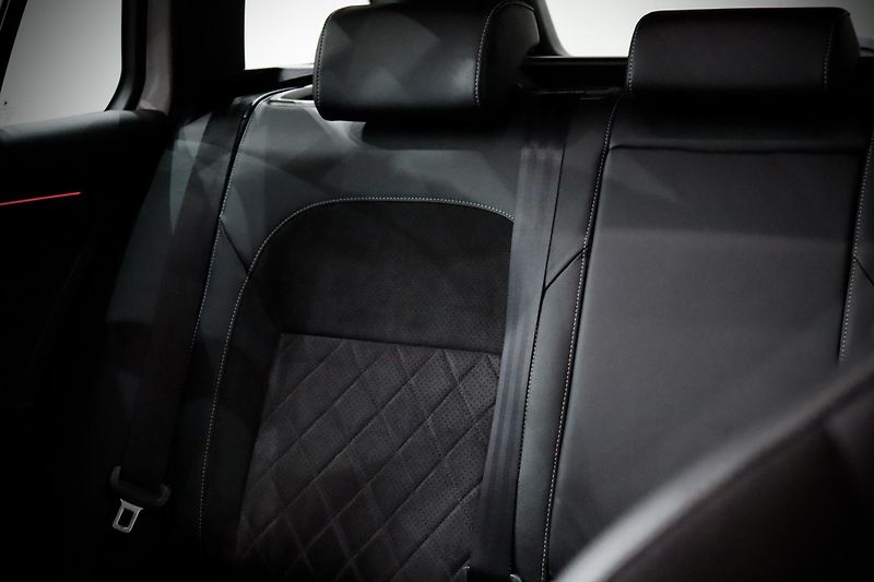 Škoda Superb 3 2.0 TSI 162 kW DSG Sportline - fotka 24 z 48