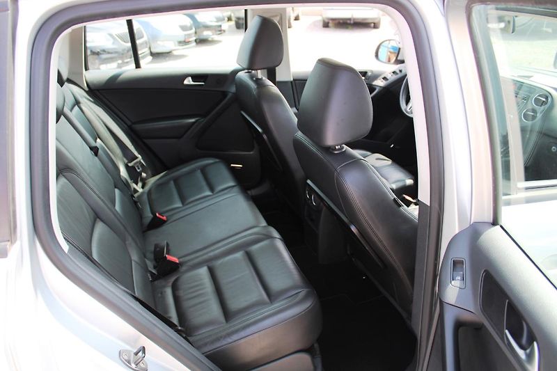 Volkswagen Tiguan (2010) REZERVACE - fotka 12 z 15