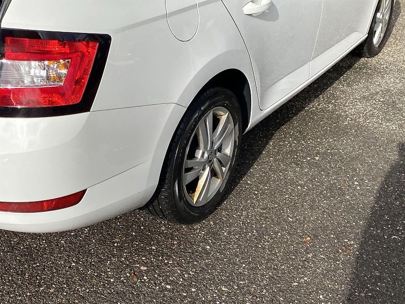 Škoda Fabia (2022) Combi 1.0 TSI Ambition Top - fotka 27 z 31