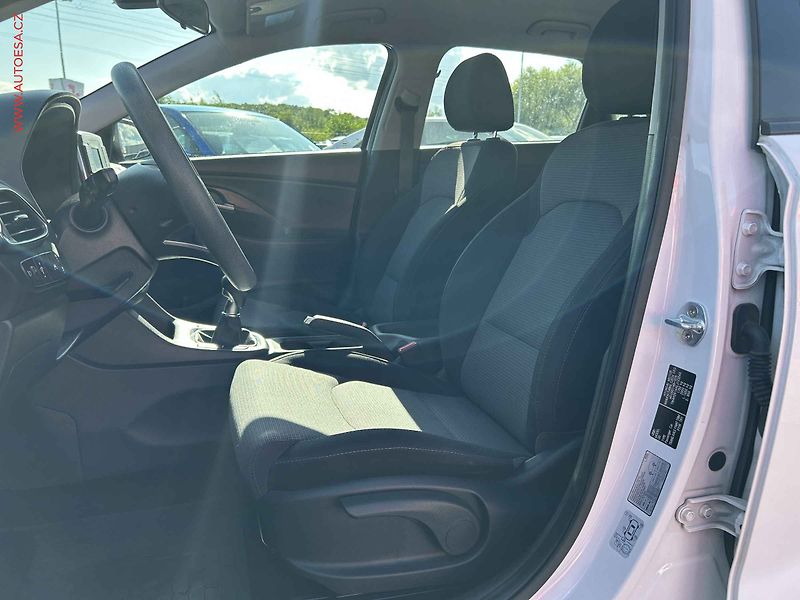 Hyundai i30 (2020) 1.4CVVT, ČR - fotka 9 z 17