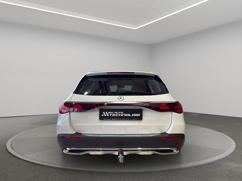 Mercedes-Benz Třídy E (2025) E 450 d 4MATIC All-Terrain - fotka 6 z 22