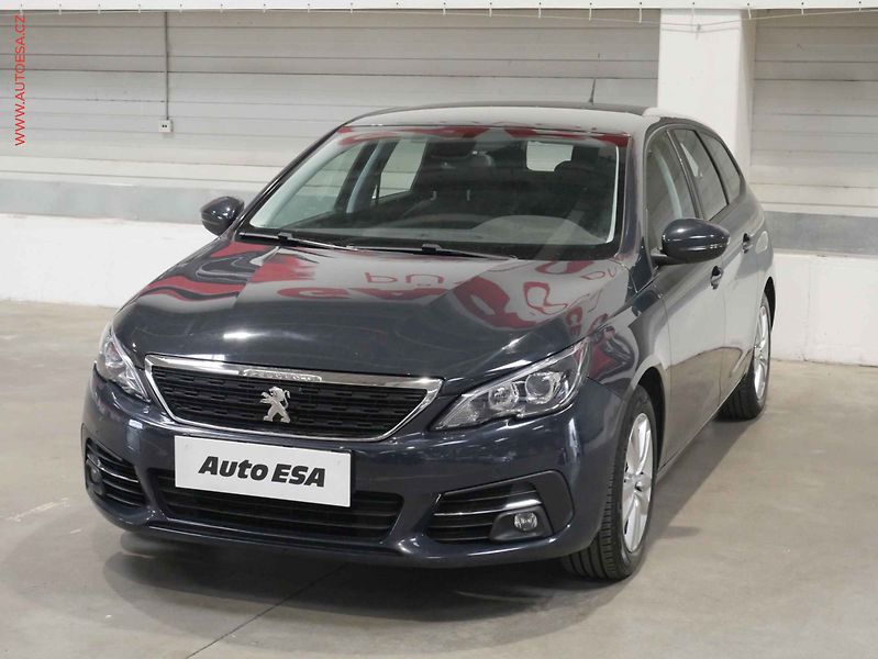Peugeot 308 (2018) 1.2PT, 1.maj,ČR - fotka 3 z 19