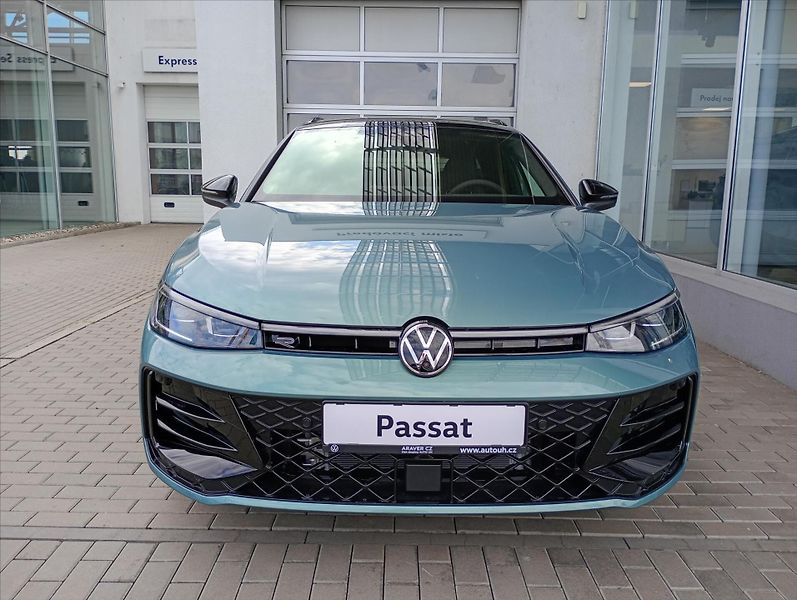 Volkswagen Passat (2026) 2,0 TDI 142kW 7DSG  R-Line Peo - fotka 2 z 19