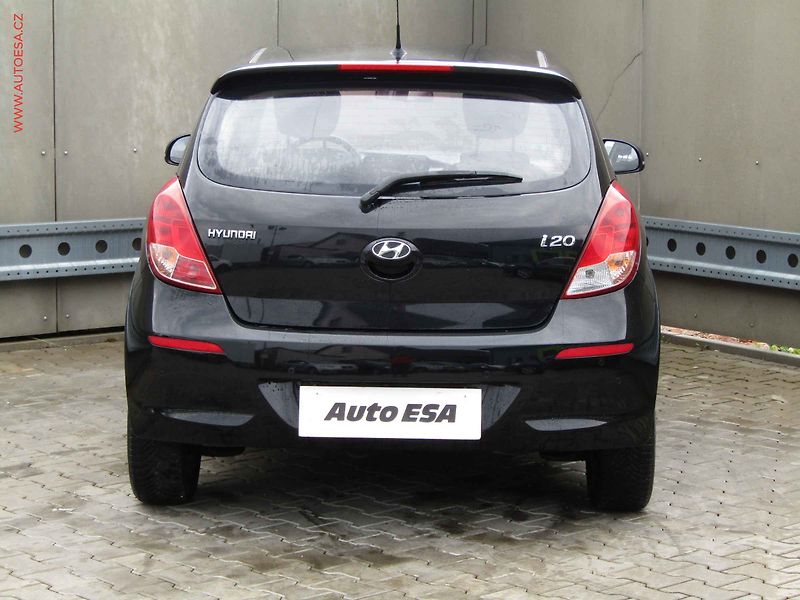 Hyundai i20 (2013) 1.2i, Klima - fotka 5 z 16