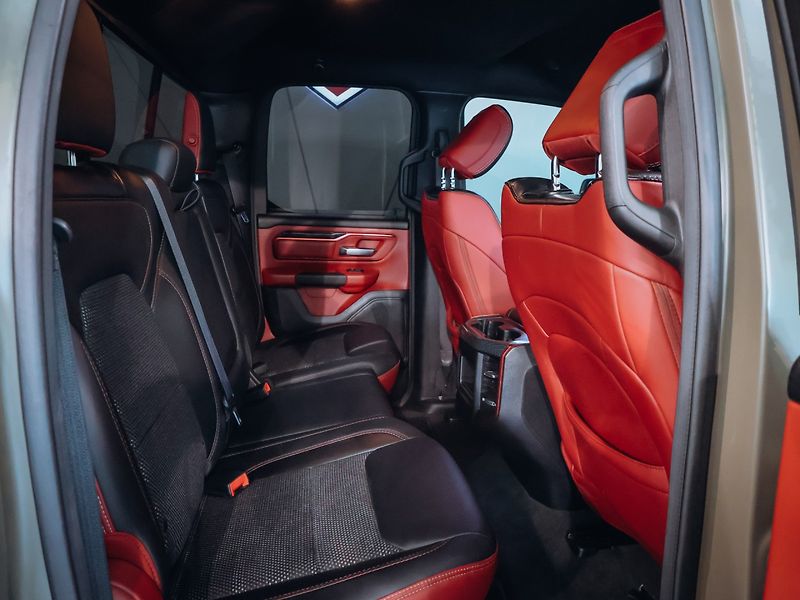 Dodge RAM 1500 5.7 REBEL 295 kW - fotka 29 z 34