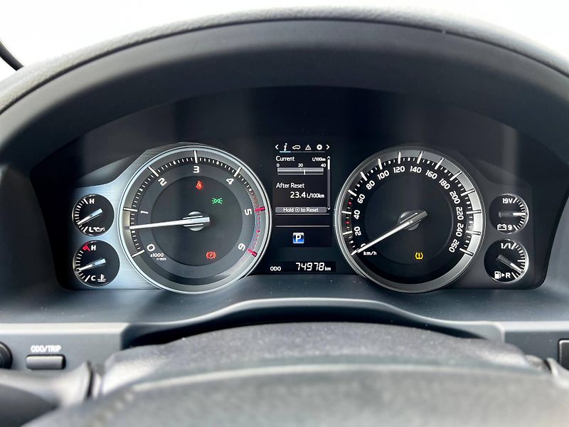Toyota Land Cruiser (2020) 4.5 V8 DIESEL 2020 – TUNING - fotka 34 z 42