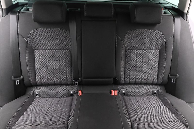 Škoda Superb 2,0 TDI 147 kW DSG Style Záruk - fotka 28 z 32