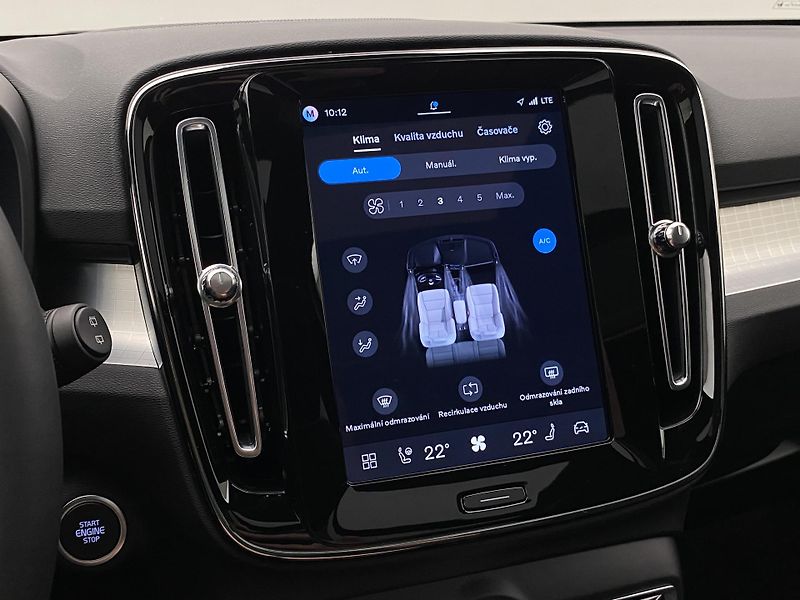 Volvo XC40 (2026) B3 AUT DARK ULTRA  - fotka 57 z 64