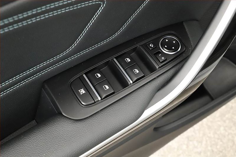 Kia Ceed (2025) 1.5 T-GDI - fotka 9 z 15
