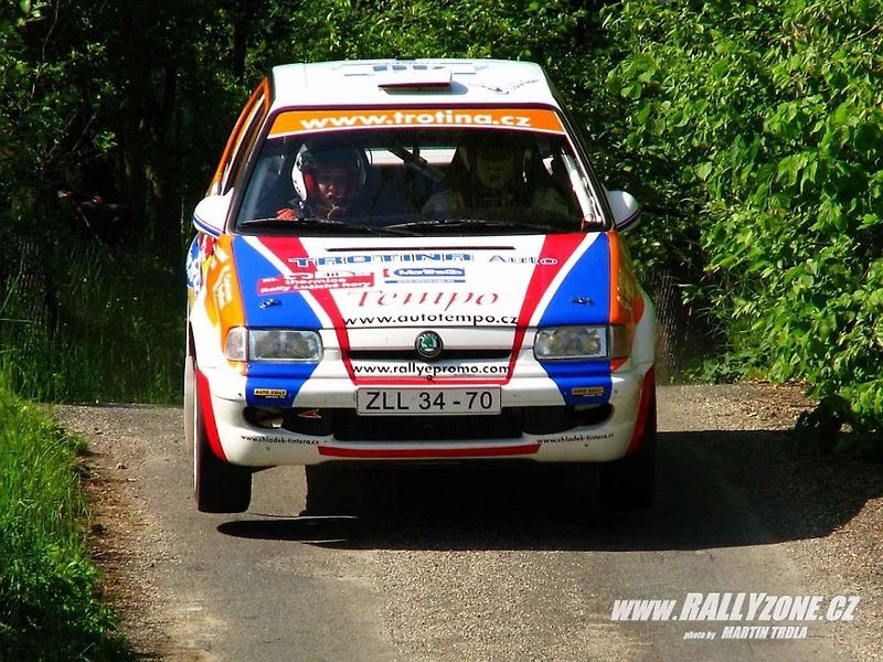 Jiří Hladík se svým zbrusu novým vozem Renault Clio Rally5 Phase II.